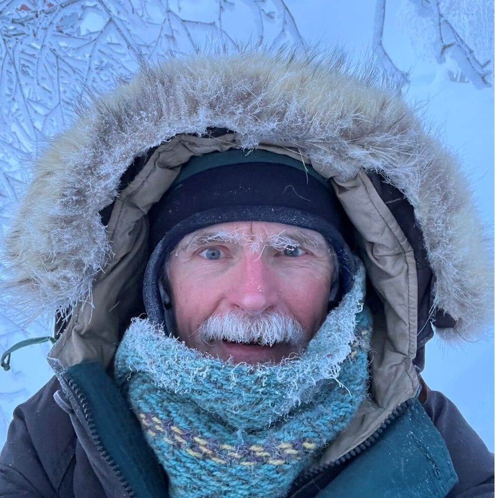 thumbnail_FD5FBD961BC4469CAEFAA807708C7B64 Bio Peter Long From Hiking in Canada